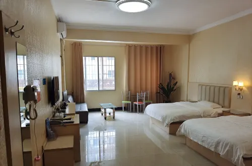 Hechi Xinzhuyuan Business Hotel