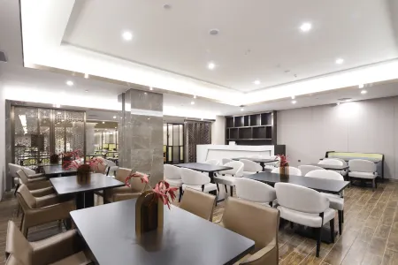 Venus Royal Hotel(Yijinhuoluo Flag Olympic Store)