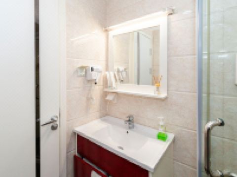 大连星辰公寓 - 情侣摇椅大床房