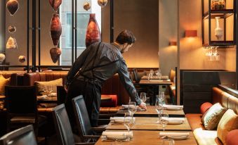 Next Hotel Melbourne, Curio Collection by Hilton