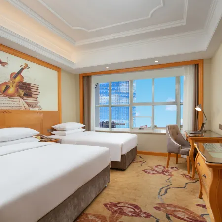 Vienna International Hotel (Baoji High-speed Railway Station)