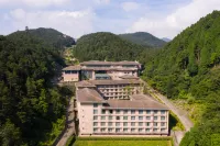 Howard Johnson Hotel Lushan Jiahao Huaihai Hotels near Lulin Lake