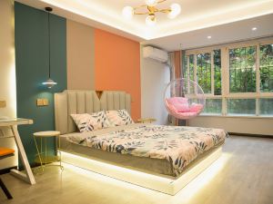 Qingdao Jiangli Morandi Theme Homestay (Qingdao North Railway Station Zhenhua Road Subway Station)