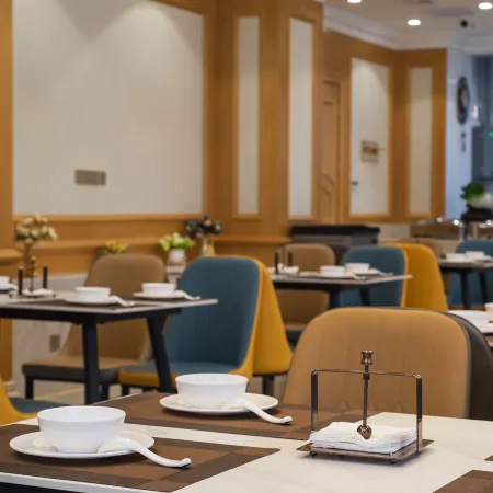 Vienna Hotel (Dingxi High Speed Railway Wanda Plaza)