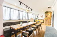 Xiaolingjie Youth Apartment (Park Front Subway Station Branch)