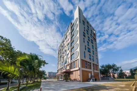 Yitel Zhishang Hotel (Kuiyong Branch, Dapeng New District, Shenzhen) Отели рядом с достопримечательностью «Jingui Village»