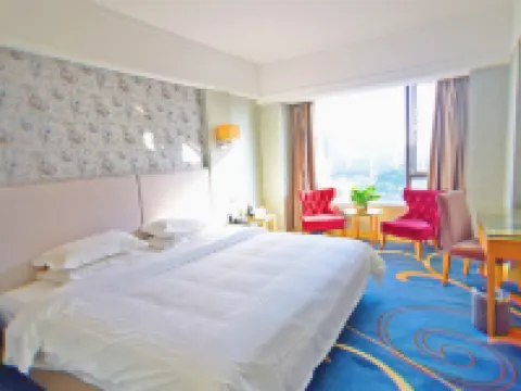 Qiantu Business Hotel(San Shui Guang Chang Dian) Hotels near Sanshui Railway Station