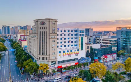 Bayman Holiday Inn Guandu Square Kunming