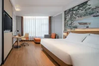 Vienna Hotel (Wuzhou Qilou City Store) - 3-Star