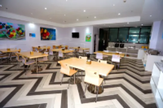 Yatesilan Bay Hotel (Karamay Branch)