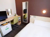 Smile Hotel Osaka　Tennoji Hotels near Katana Museum