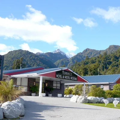 The Terrace Hotel dekat West Coast Wildlife Centre