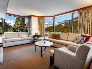 Everline Resort and Spa, Lake Tahoe