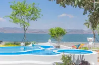 Dali Spirited Away Panoramic Sea View Guesthouse (Erhai Ecological Corridor San Sheng Island Branch)