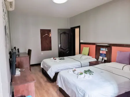 Shuifushengda Hotel (Formerly Zhaotong Jintai Hotel) Отели рядом с достопримечательностью «Western Grand Gorge»