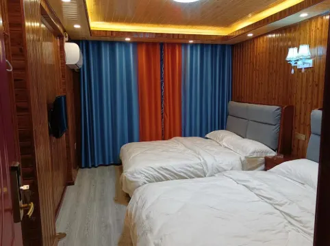 Xijiang Qianhu Miaozhai Mulou Homestay