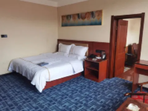 Holiday Inn 365, Luxian County Hotels in Lan County