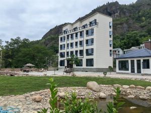 Xifeng Yayuan Homestay