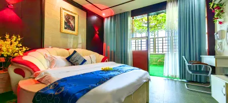 Triumphal Arch Hotel