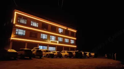 格聶古村傳統飯店 則巴村附近的飯店