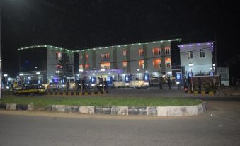 Roselife Hotel and Suites