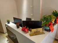 Jishou Qianxin Hotel