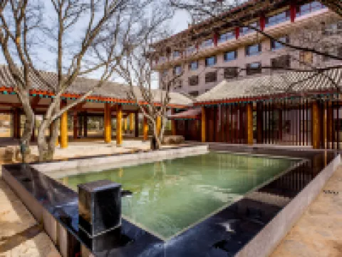 Chengde Jinshuiwan Hot Spring Resort Hotels near Sacrifice Site of Martyr Dong Cunrui