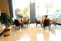 Jinjiang Inn (Heze Dingtao Fuxing Avenue)