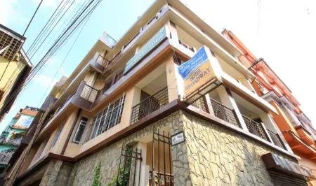 Goroomgo Broadway Annexe Darjeeling Отели рядом с достопримечательностью «Гум Монастери»