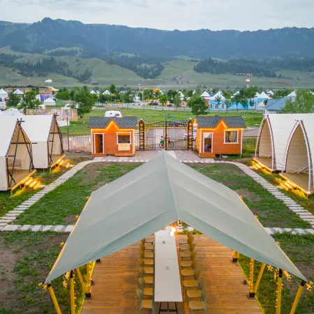 Nalati Qili Shantang Wild Luxury Homestay