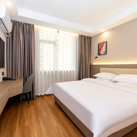 APPLE   HOTEL