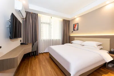 APPLE   HOTEL