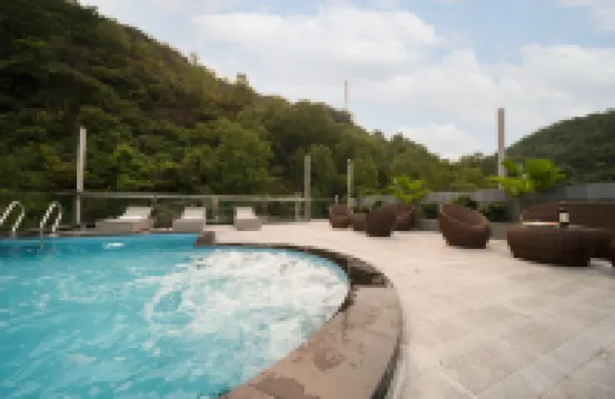 Cat Ba Wonder Hotel カットハイ県のホテル