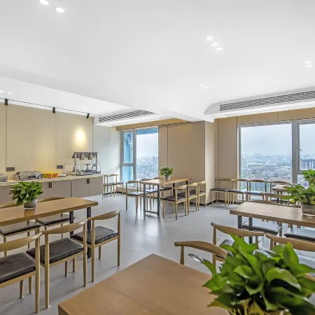 Sweet City Time Hotel (Neijiang Wanda Plaza High Speed Railway Station)