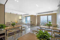Sweet City Time Hotel (Neijiang Wanda Plaza High Speed Railway Station) - parking