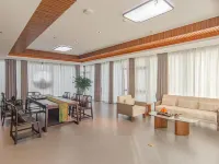 Taihu Qianxi Ju · Hideaway Streamside Secret Realm · Pool Garden Resort Inn