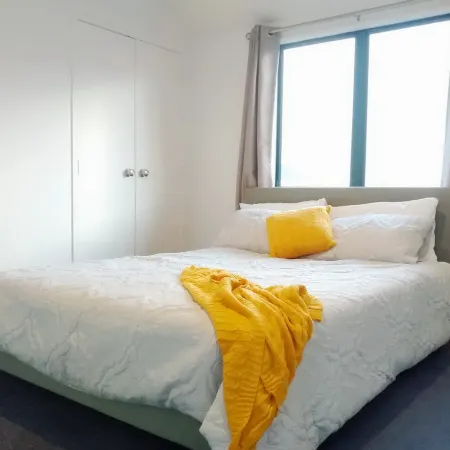 Big Family House Easy to Airport Отели рядом с достопримечательностью «Манукау»