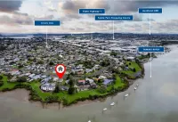 Waterfront Villa Near Ikea and Sylvia Park Hotels near Howick
