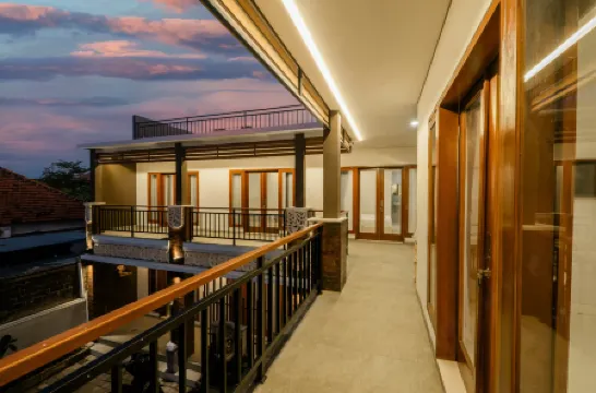 RedDoorz Plus @ Yasa’s Living Denpasa Отели рядом с достопримечательностью «Санур»