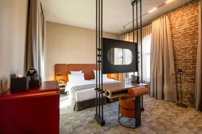 Qarvasla Hotel