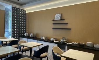 Smallinn Poetry Jasmine Hotel (Shenzhen North Railway Station Hongshan Metro Station)