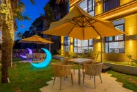 Fenghuang Lanyue Holiday Homestay - Rooftop Pools