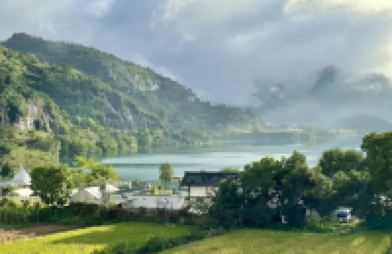 The Peak & Lake Tennis-Themed Resort