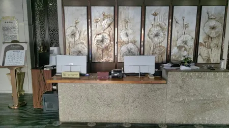 Dongfang Hot Springs Spa Hotel Отели рядом со станцией Minquan North Railway Station