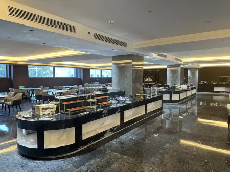 Meidiya  Hotel Отели рядом с достопримечательностью «Daqing Times Square»