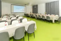 Mujiangnan Hotel (Xishuangbanna Jinghong Water Splashing Square Branch)
