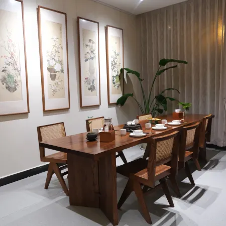 Sun Moon Villa Art Lodge (Qimen Black Tea Museum Store)