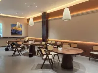XiaojinXuehuxingyeGuesthouse