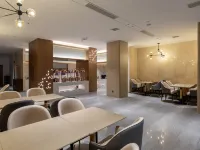Lavande Hotel (Huludao Suizhong) - parking