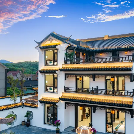 Bamboo Veranda · Hedge Bamboo Lodge